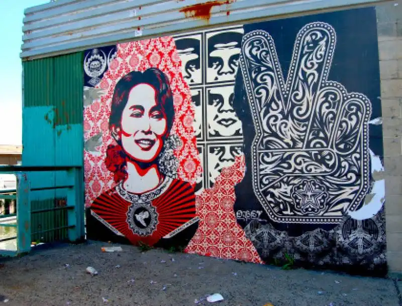 shepard fairey murales