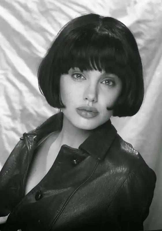 angelina jolie a 15 anni 9