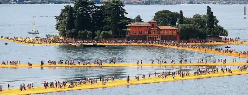 CHRISTO ISEO PASSERELLA