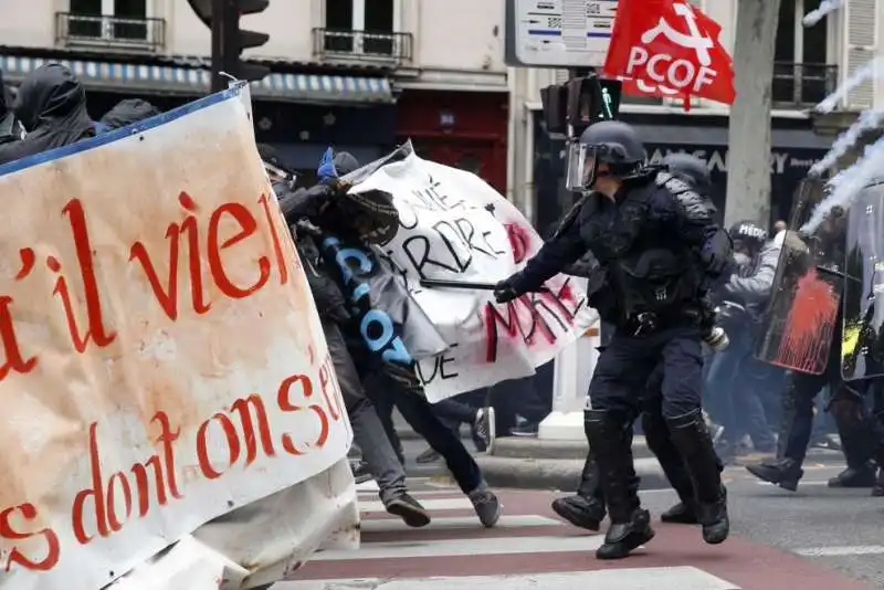 francia   riforma del lavoro   scontri e feriti al corteo 14