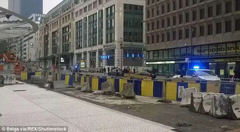 il centro di bruxelles chiuso per un finto attentato terroristico  1