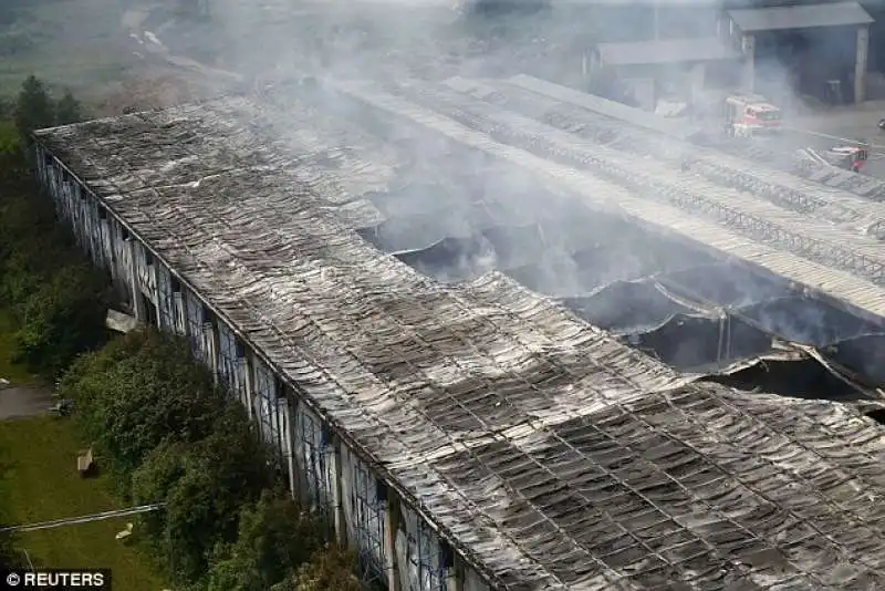 incendio al centro profughi di dusseldorf  4