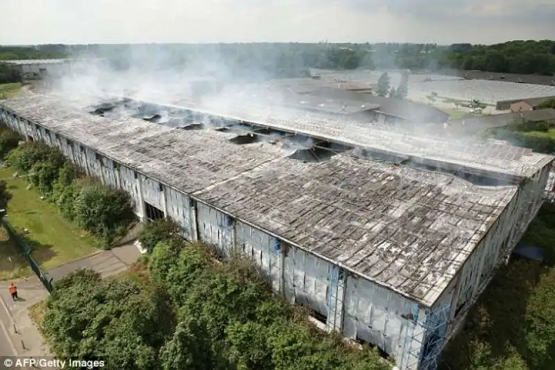 incendio al centro profughi di dusseldorf  8