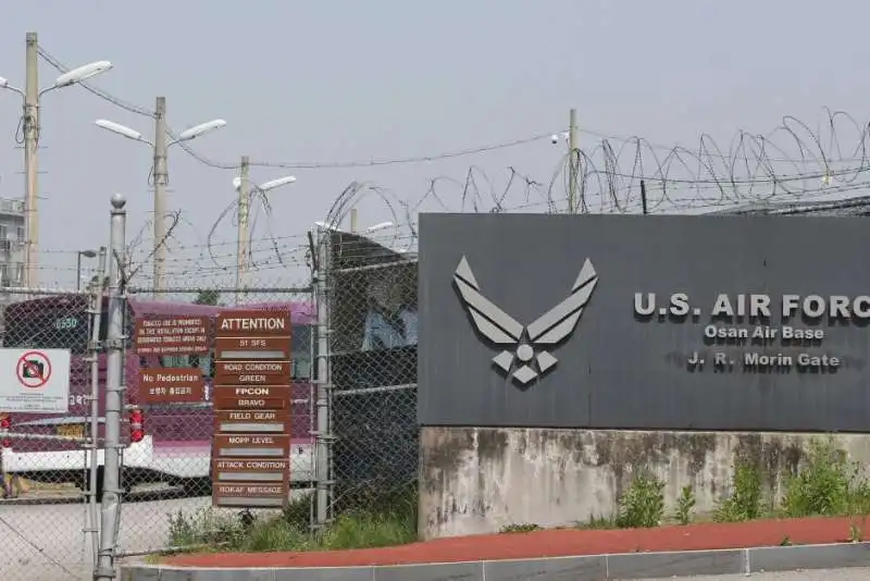 LA BASE AEREA DI OSAN IN COREA DEL SUD 5