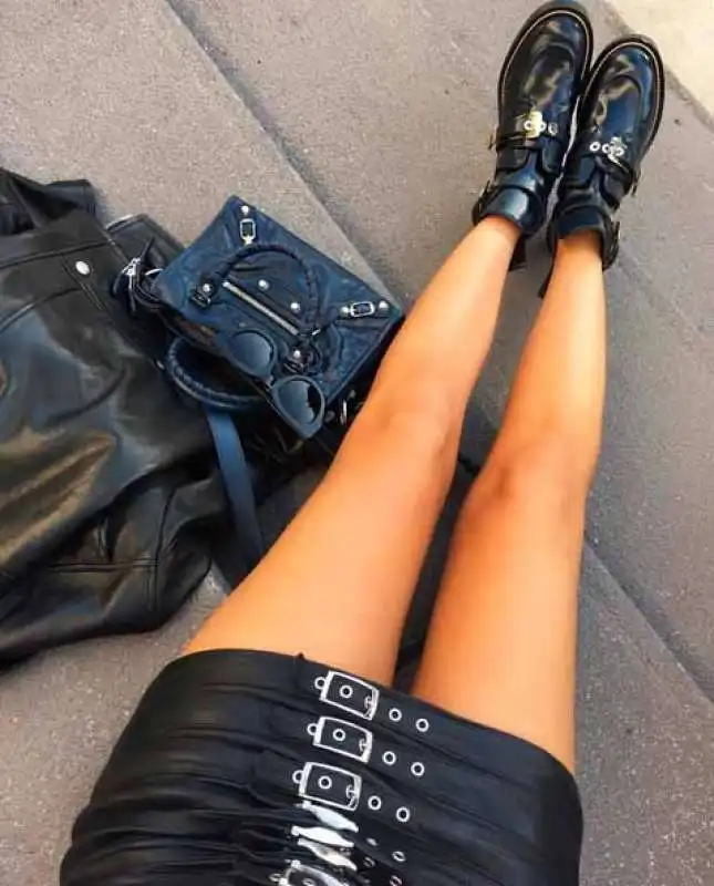 le gambe di chiara ferragni