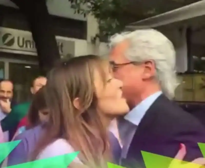 maria elena boschi tra i banchetti pro giachetti all eur  1