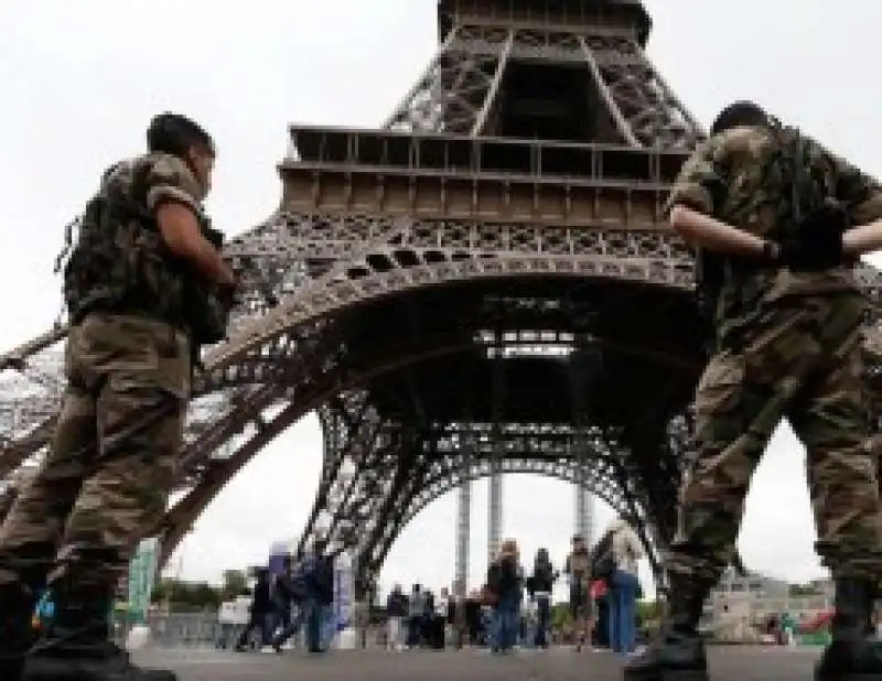 PARIGI TORRE EIFFEL