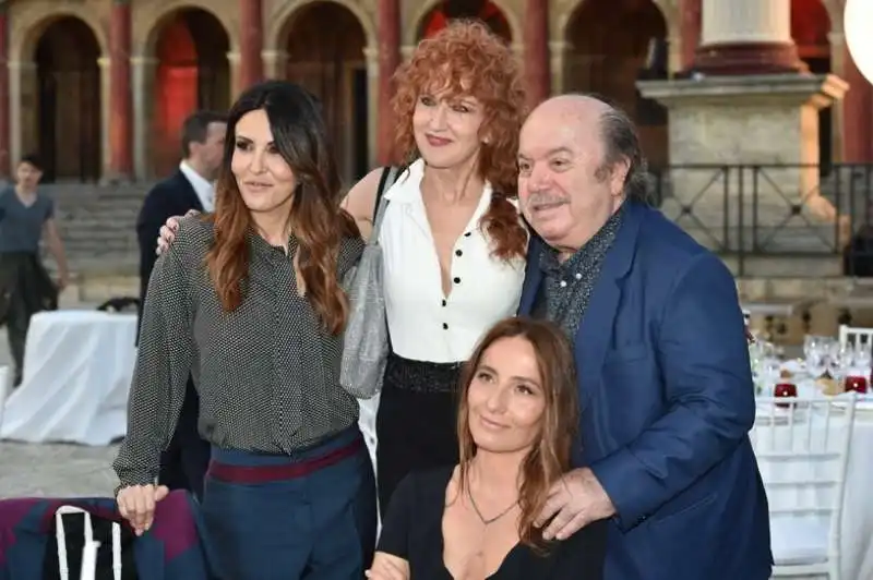 sabrina ferilli  fiorella mannoia  maria sole tognazzi lino banfi