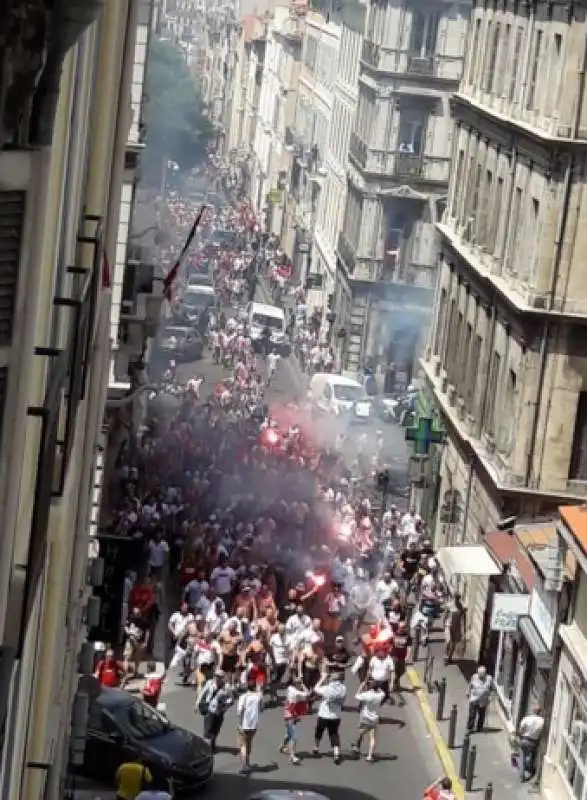 SCONTRI TRA TIFOSI DELL UCRAINA E DELLA POLONIA A MARSIGLIA -3