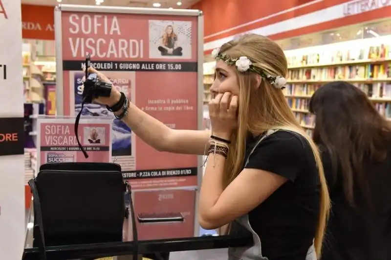 sofia viscardi si fa un selfie (2)