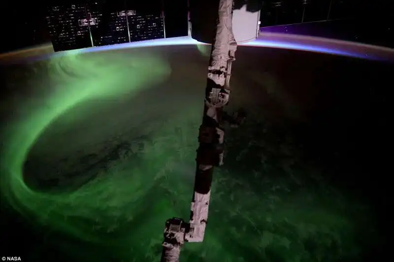 stazione spaziale internazionale aurora boreale