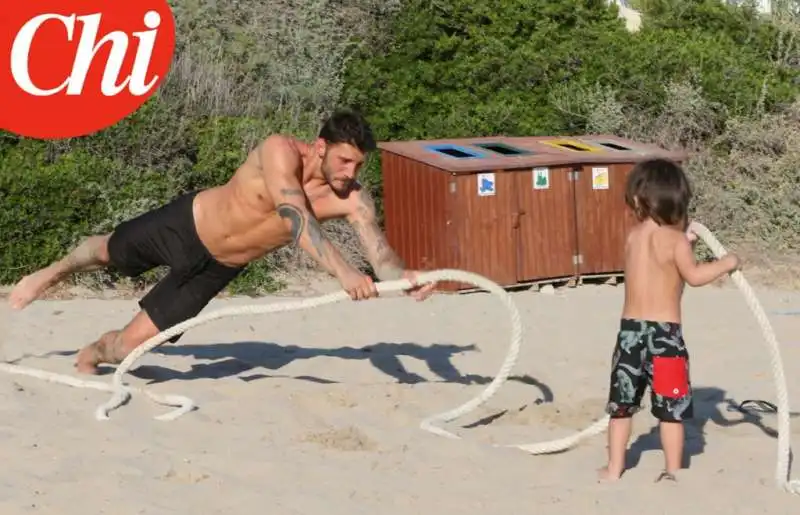 STEFANO DE MARTINO E IL FIGLIO SANTIAGO