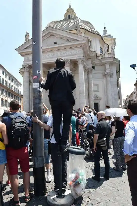 sul cestino dei rifiuti per non perdersi l uscita