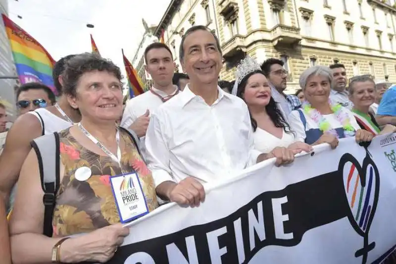 BEPPE SALA AL GAYPRIDE A MILANO