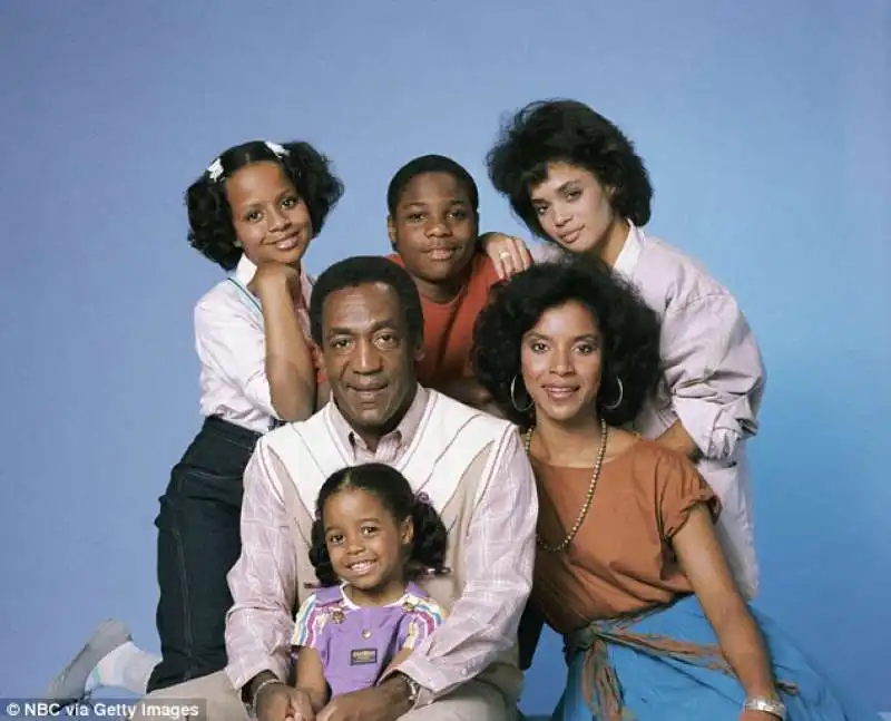 bill cosby con il cast dei robinson