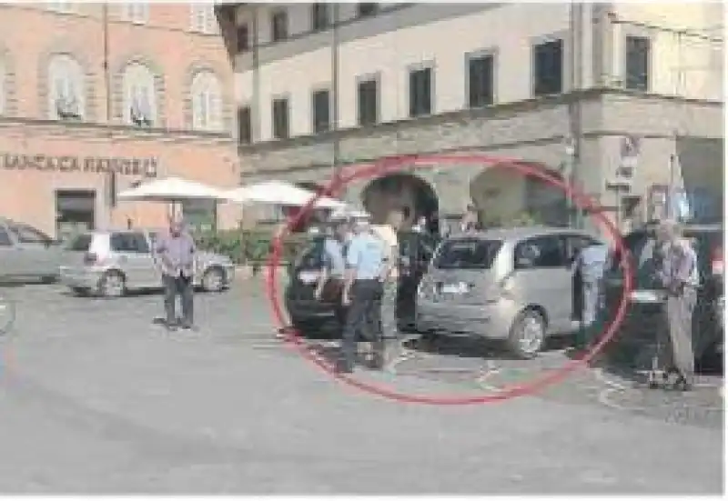 CASTELFRANCO DI SOPRA - AREZZO MAMMA CHE DIMENTICA FIGLIA IN AUTO