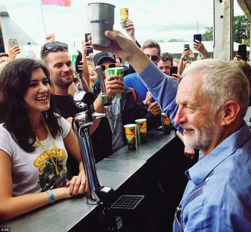 corbyn a glastonbury 2017 17