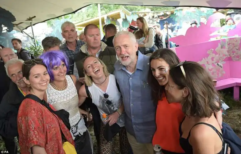 corbyn a glastonbury 2017 33