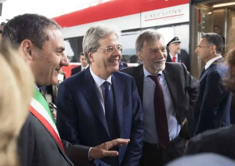 delrio e gentiloni ad afragola 