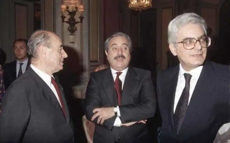 giovanni falcone sergio mattarella