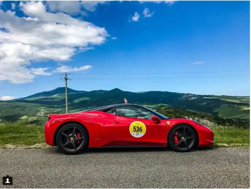 giro di italia in ferrari