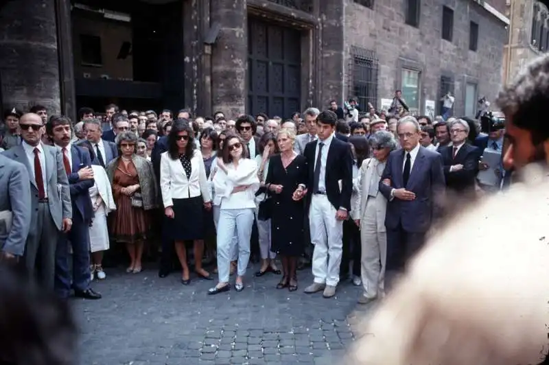 letizia berlinguer ai funerali di enrico