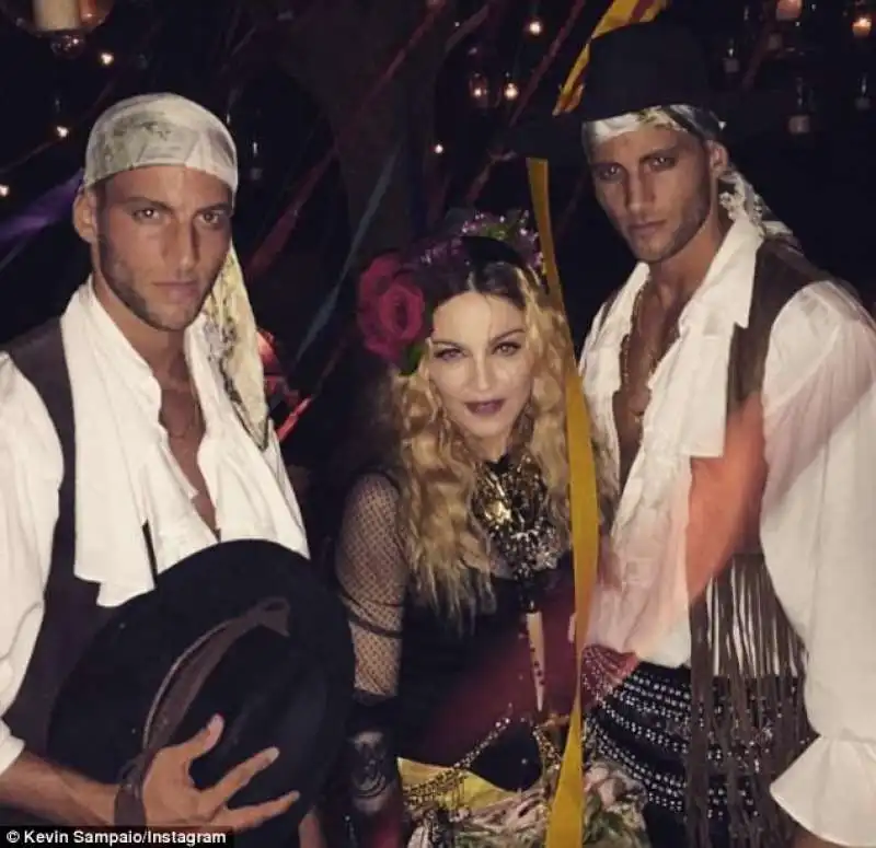 madonna e i fratelli sampaio