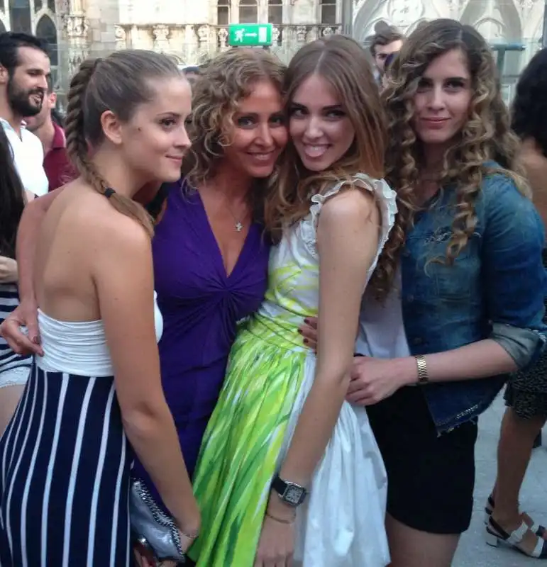 marina di guardo con le figlie chiara valentina e francesca ferragni