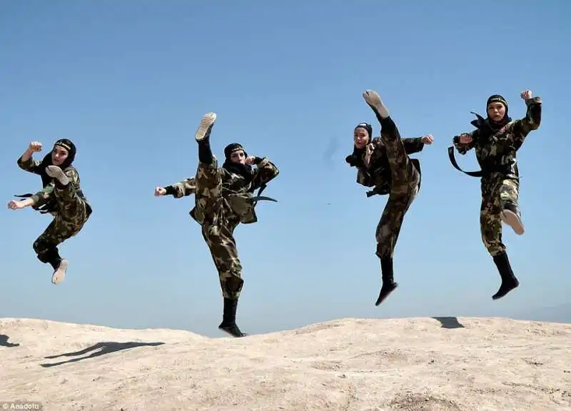 ninja nel deserto iraniano