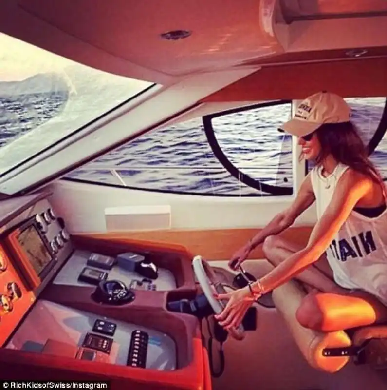 rich kid svizzera sullo yacht