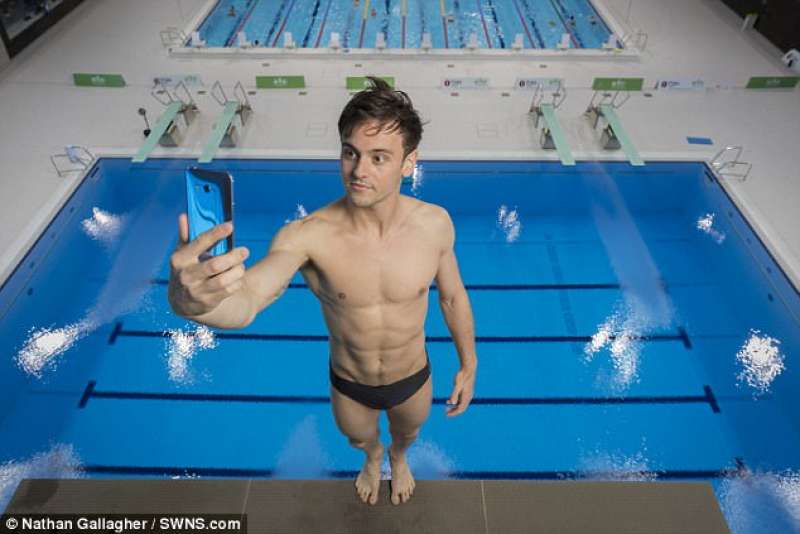 tom daley sul trampolino