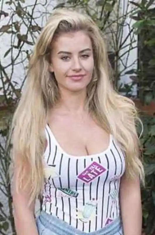 chloe ayling  2