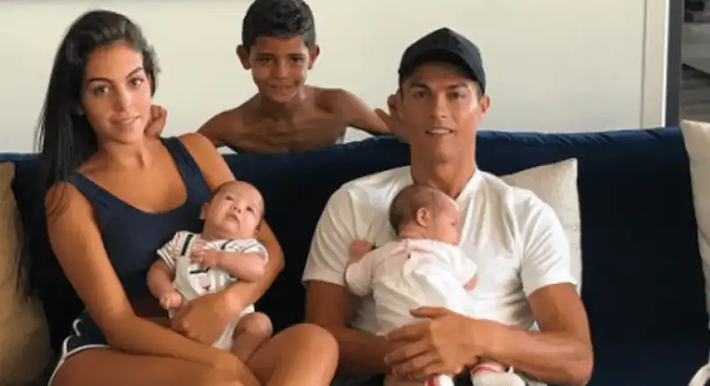 cristiano ronaldo georgina rodriguez cristiano jr. eva e mateo