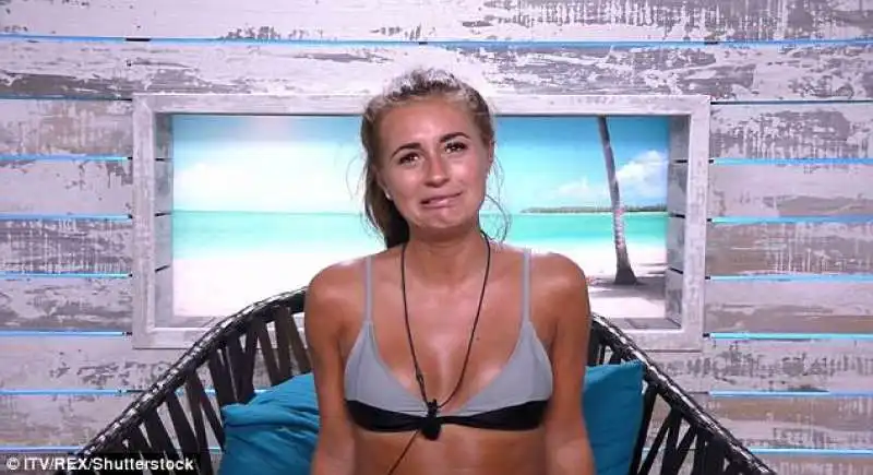 dani piange love island