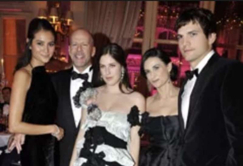 demi moore e bruce willis famiglia allargata