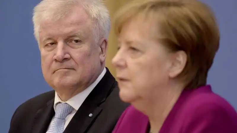 HORST SEEHOFER ANGELA MERKEL