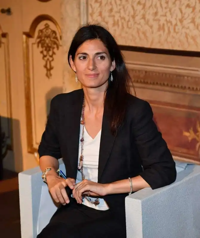 la sindaca di roma virginia raggi