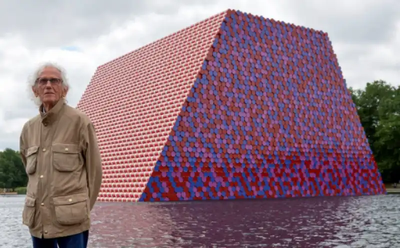 london mastaba christo