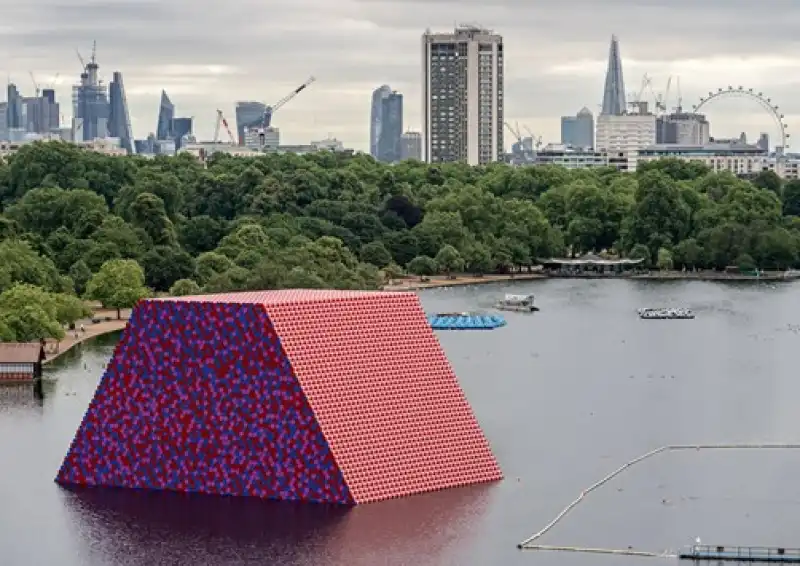 london mastaba christo