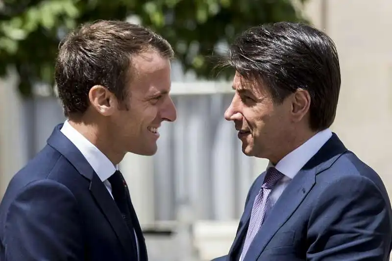 MACRON  CONTE 