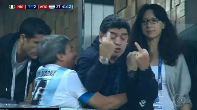 maradona durante argentina nigeria  12