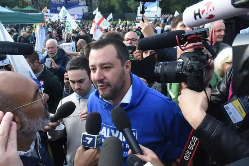 matteo salvini lega blu 1