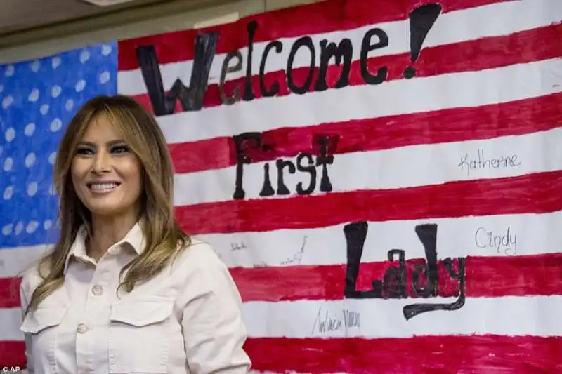 melania  trump al centro rifugiati al confine col messico