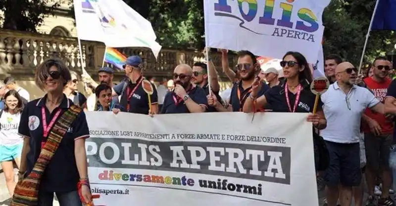 polis aperta   gay forze dell'ordine