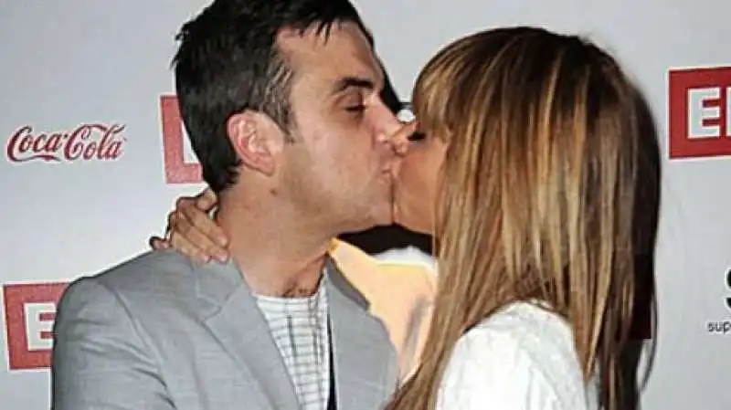 robbie williams e ayda 10