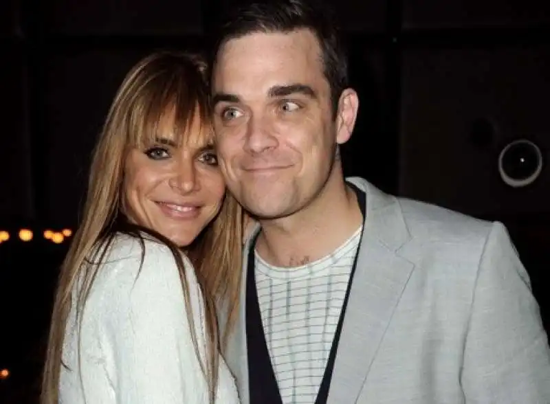 robbie williams e ayda 5