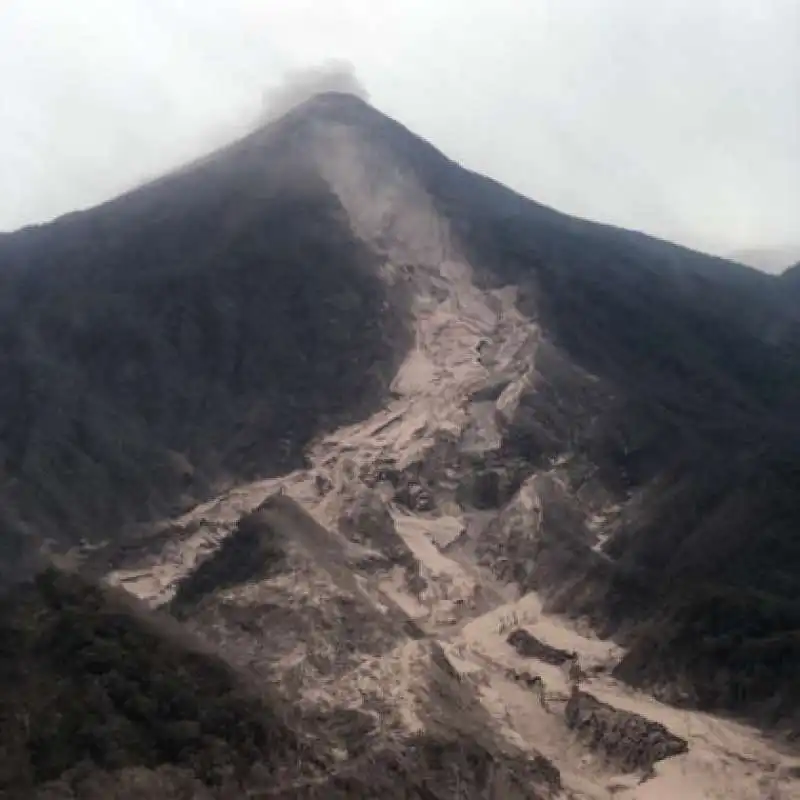 vulcano de fuego guatemala 13