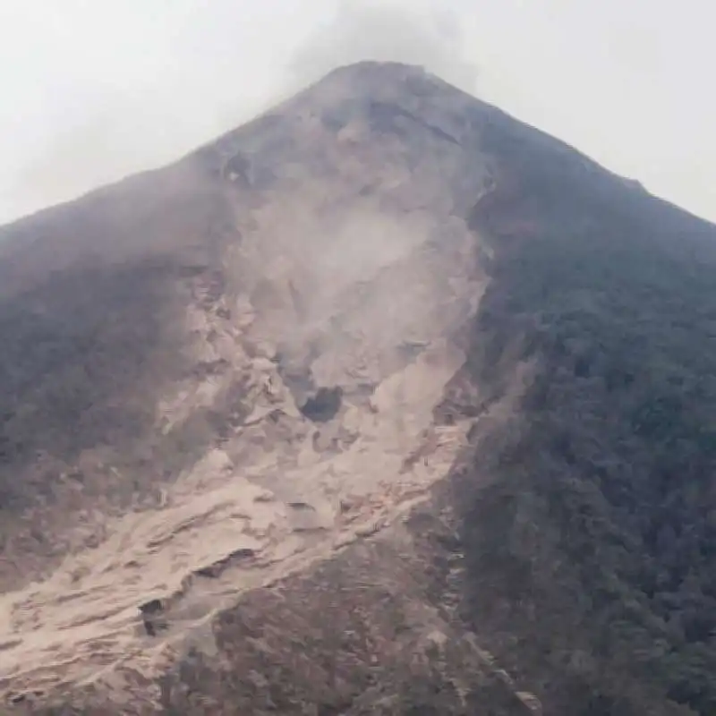 vulcano de fuego guatemala 14