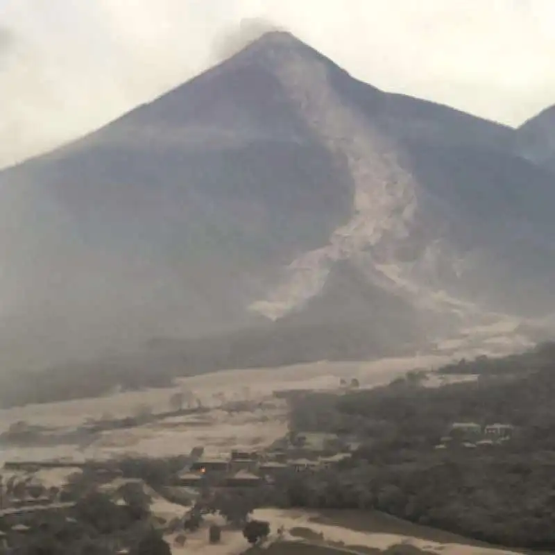 vulcano de fuego guatemala 17