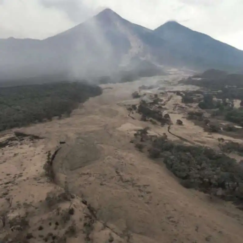 vulcano de fuego guatemala 20